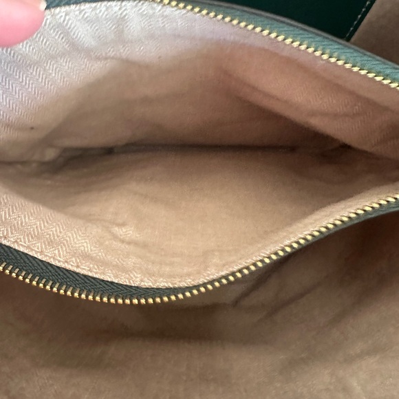 Tory Burch Miller Bucket Bag Green - Picture 12 of 15